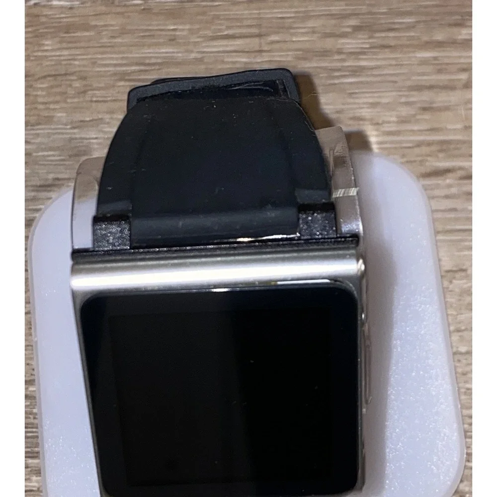 Apple iPod nano 6th Generation 8GB Silver MC525LL - Needs New Battery